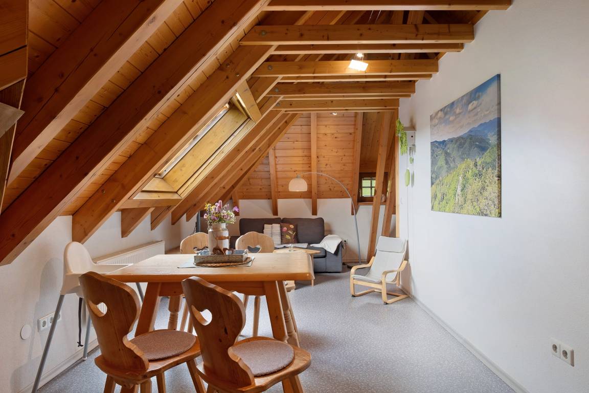 75 M² Ferienwohnung ∙ 2 Schlafzimmer ∙ 5 Gäste - Hornberg