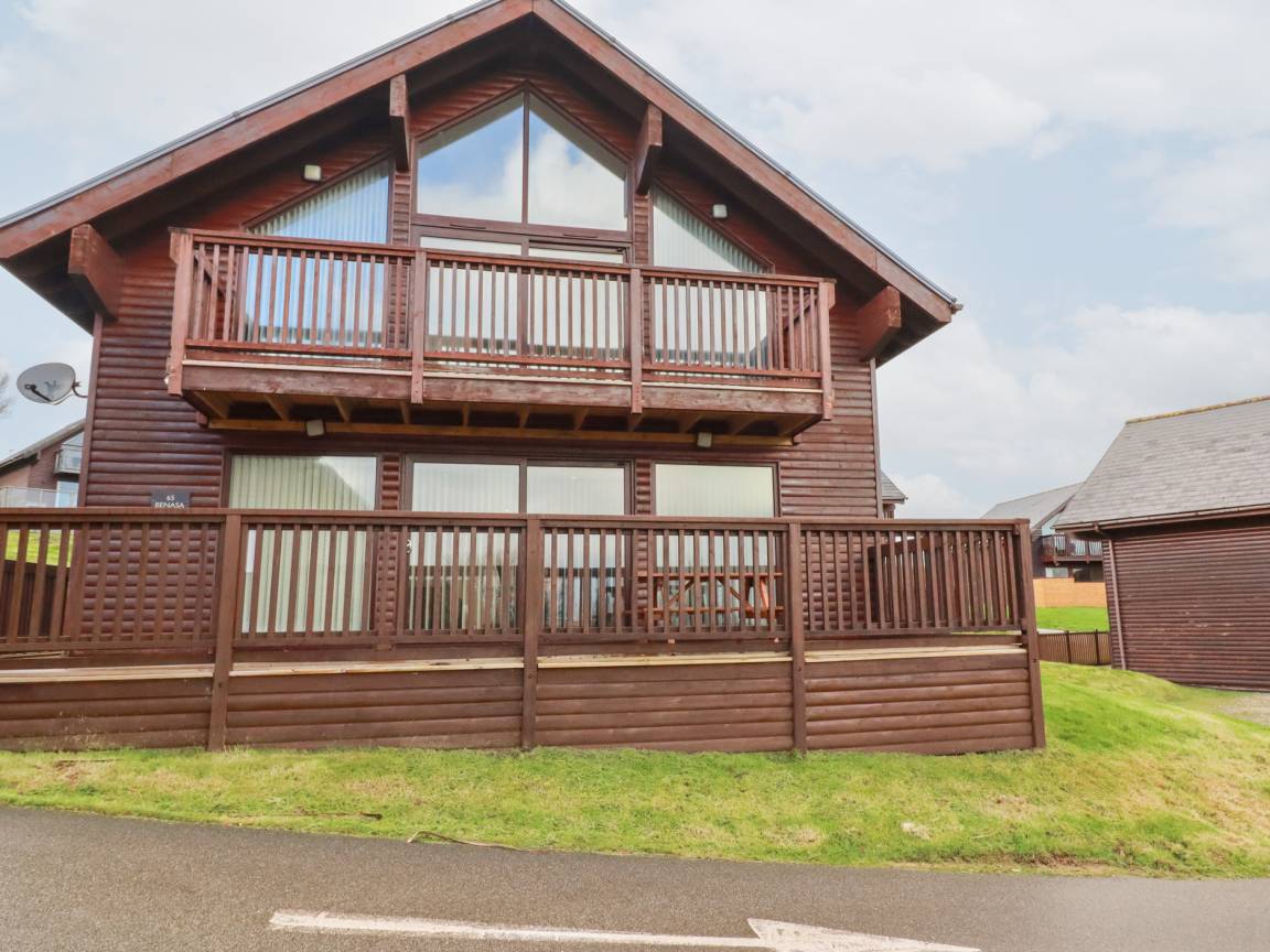 Cottage ∙ 4 Bedrooms ∙ 8 Guests - Newquay