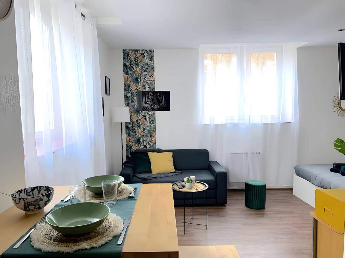 24 M² Appartement ∙ 1 Chambre ∙ 2 Personnes - Cernay
