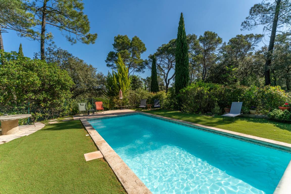 84 M² Maison De Vacances ∙ 3 Chambres ∙ 8 Personnes - Bollène