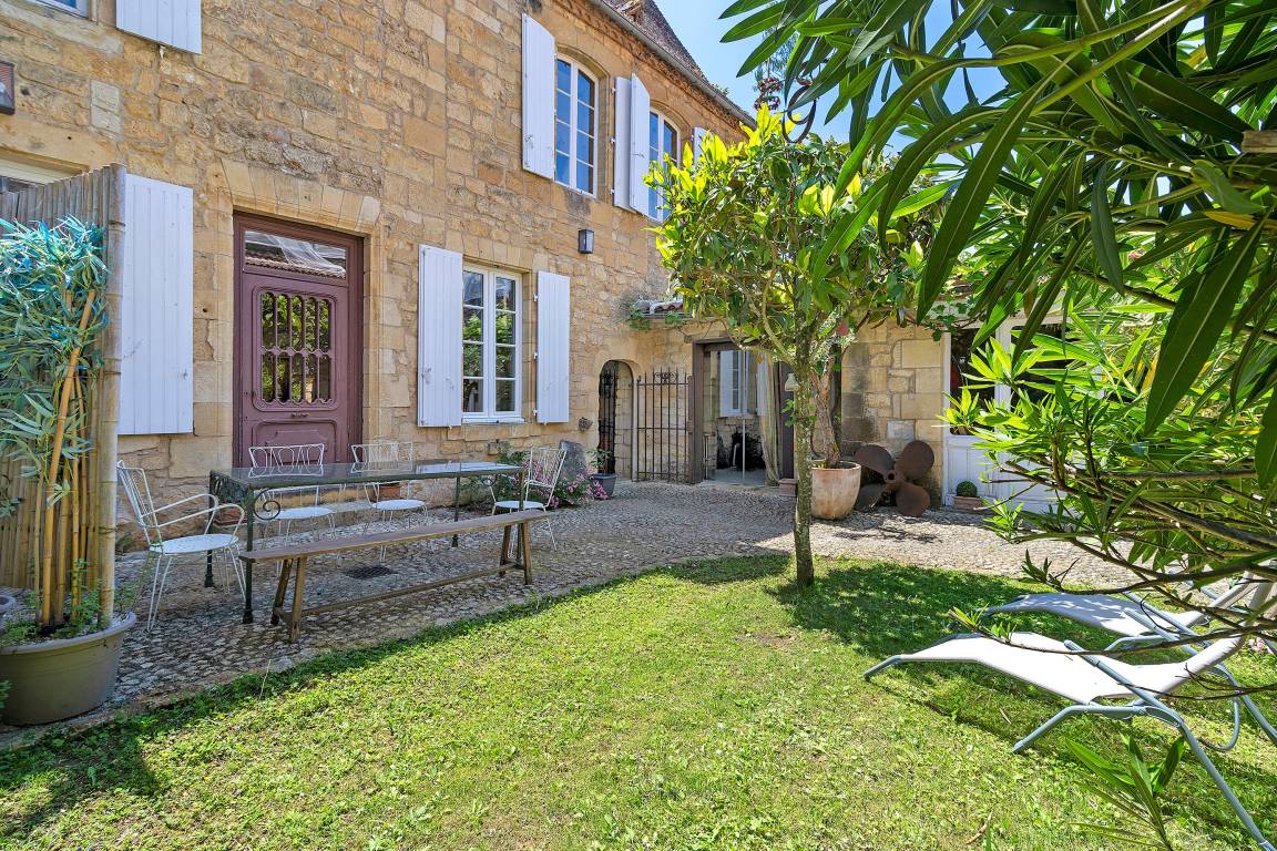 220 M² House ∙ 3 Bedrooms ∙ 7 Guests - Domme