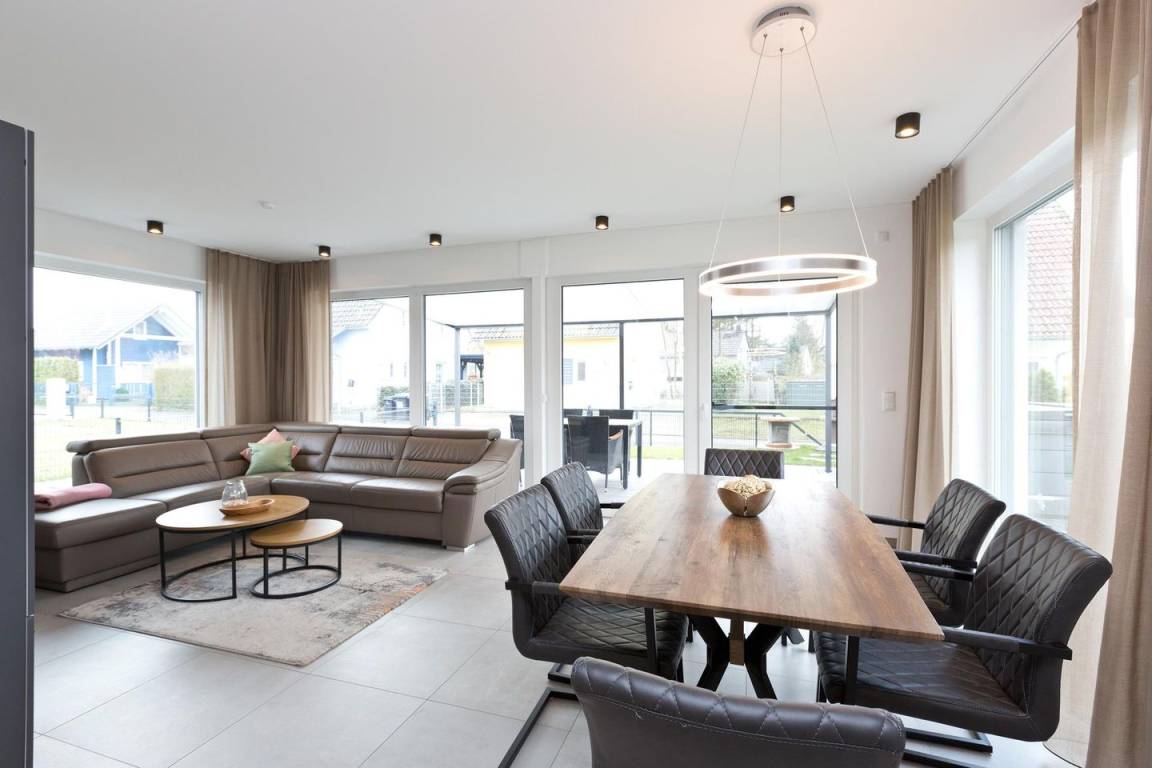 98 M² Ferienhaus ∙ 3 Schlafzimmer ∙ 6 Gäste - Alt Schwerin
