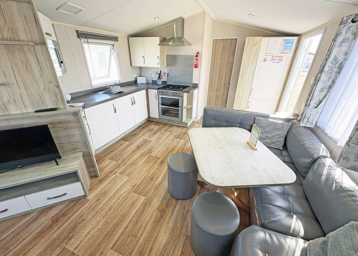 Caravan ∙ 3 Bedrooms ∙ 8 Guests - Burnham-on-Sea