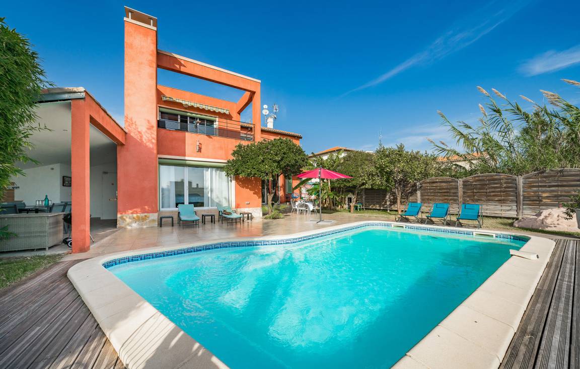 208 M² Casa ∙ 6 Quartos ∙ 12 Hóspedes - Nice