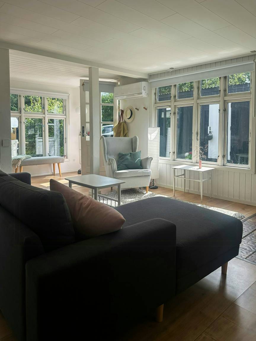 Sommerhus med orangeri og frodig have på Falster