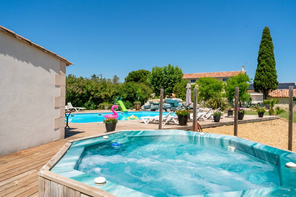 55 M² Apartment ∙ 1 Bedroom ∙ 3 Guests - Arles