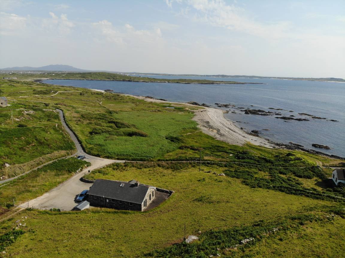 102 M² House ∙ 3 Bedrooms ∙ 6 Guests - Clifden