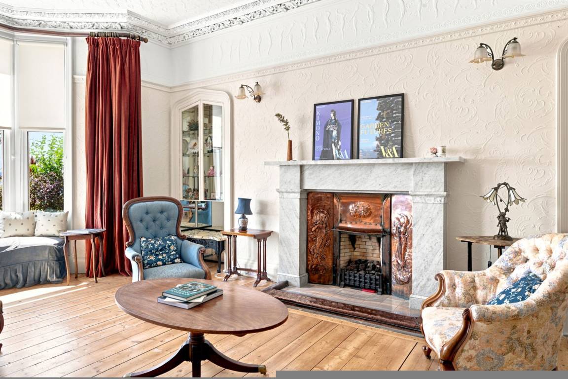 Apartment ∙ 3 Bedrooms ∙ 6 Guests - Dundee
