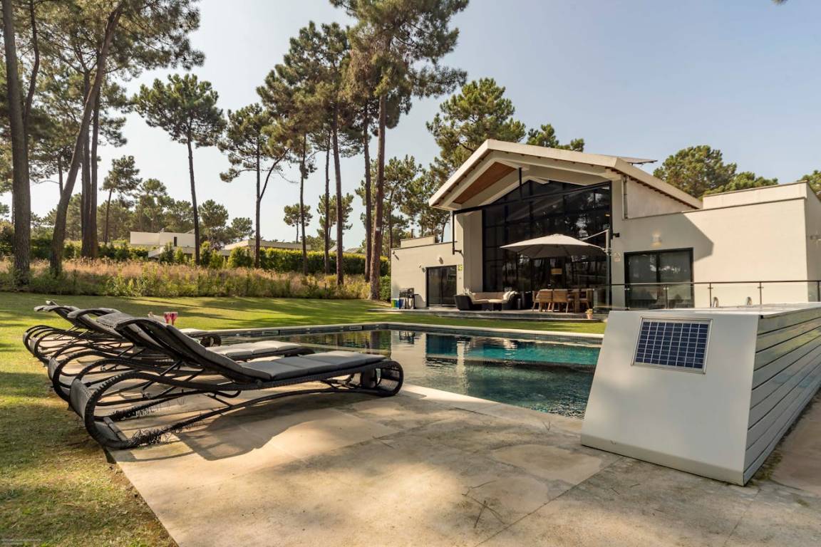 350 M² Huis ∙ 4 Slaapkamers ∙ 8 Gasten - Costa da Caparica