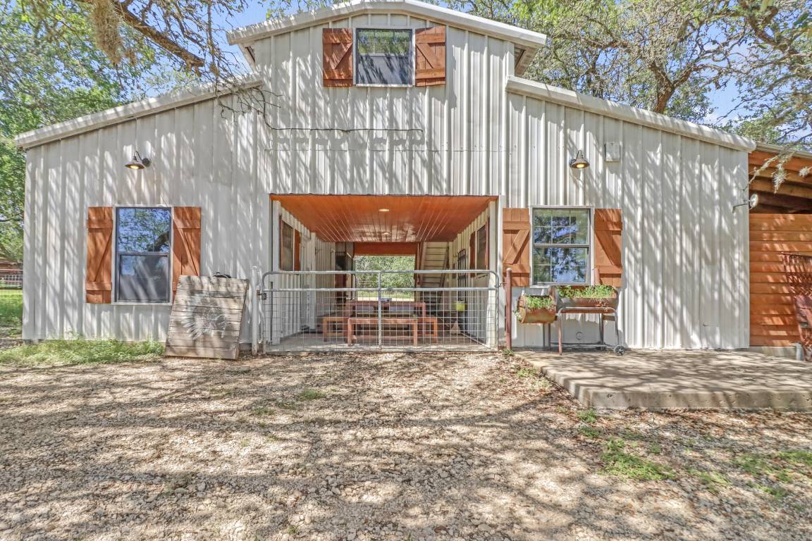 112 M² House ∙ 4 Bedrooms ∙ 10 Guests - Dripping Springs, TX