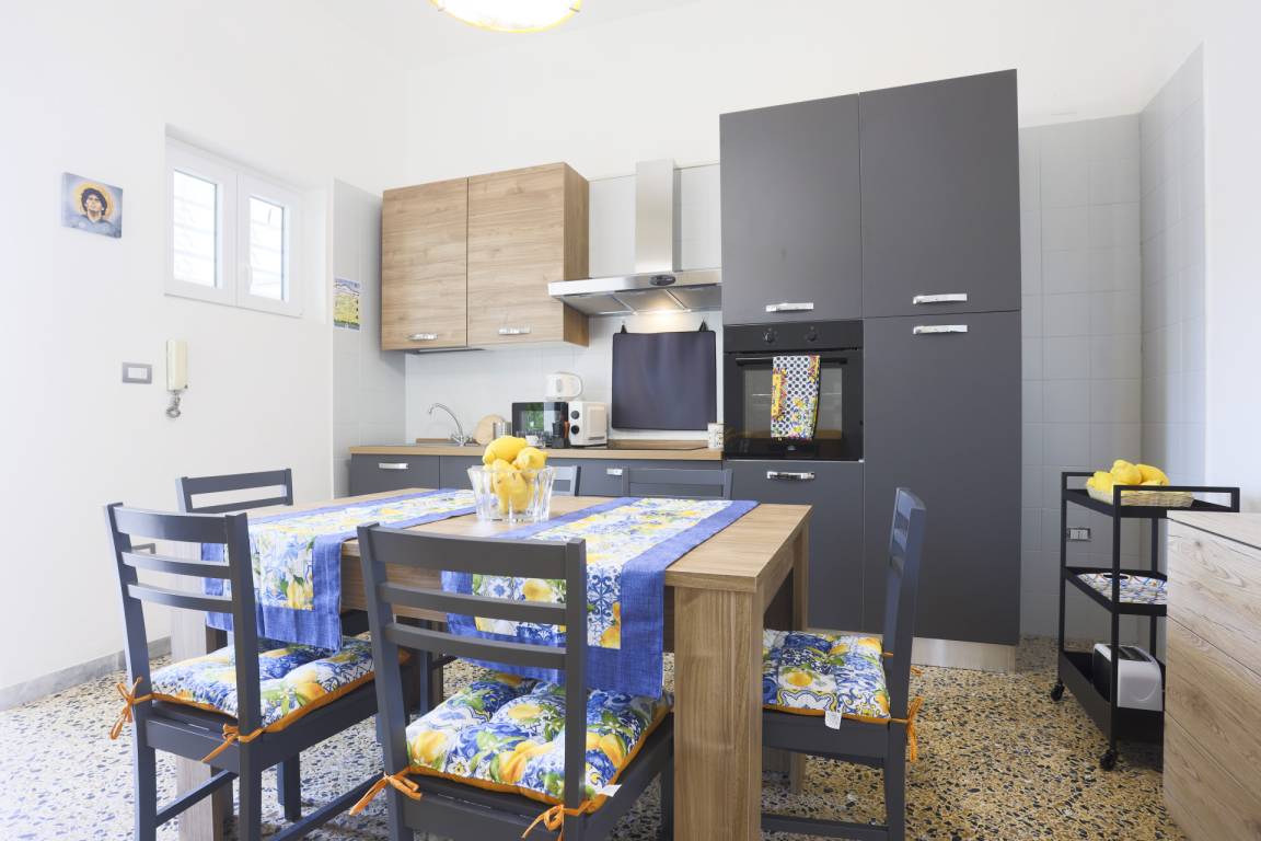 Boscoreale Vanilla Flat 2 with parking! x5