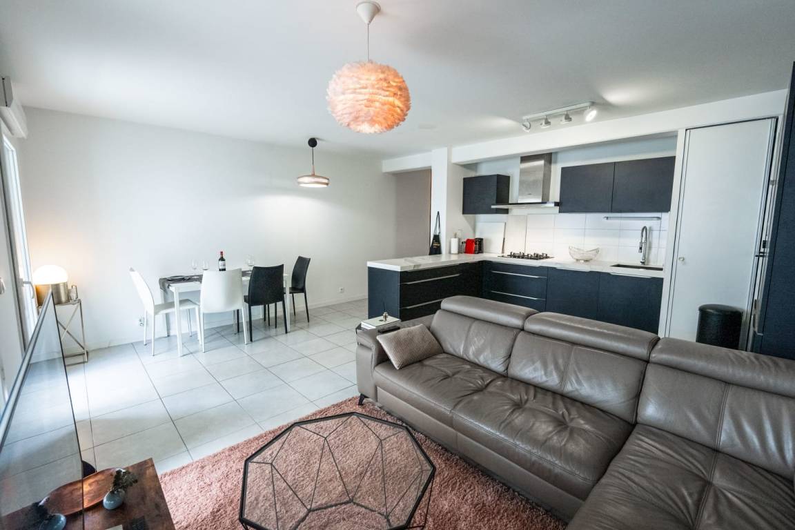 88 M² Appartement ∙ 2 Slaapkamers ∙ 4 Gasten - Bordeaux