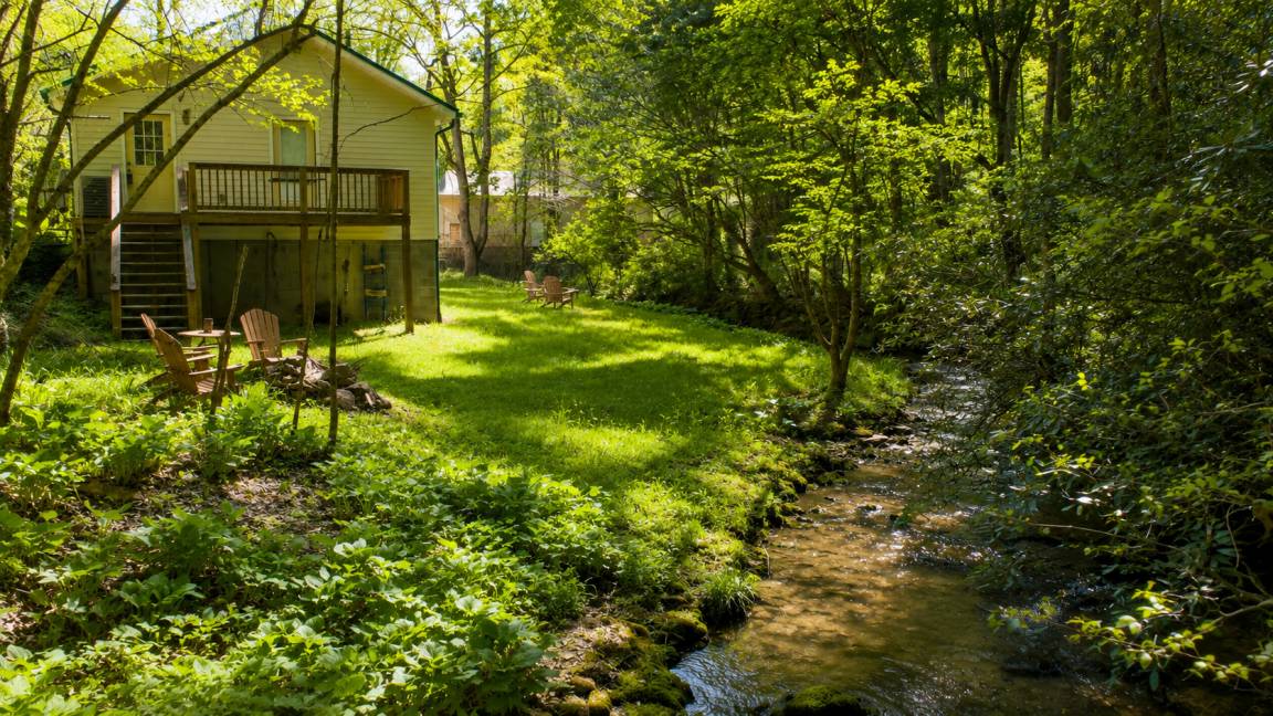 House ∙ 2 Bedrooms ∙ 5 Guests - Robbinsville, NC