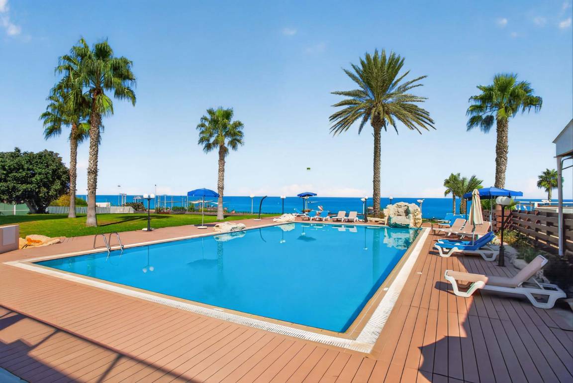 100 M² Apartment ∙ 3 Bedrooms ∙ 7 Guests - Ayia Napa