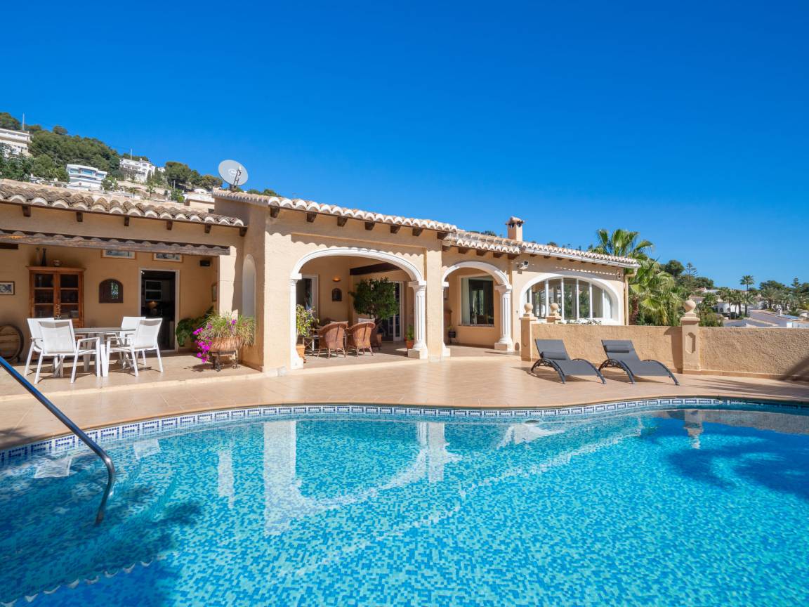 200 M² Ferienhaus ∙ 3 Schlafzimmer ∙ 6 Gäste - Moraira