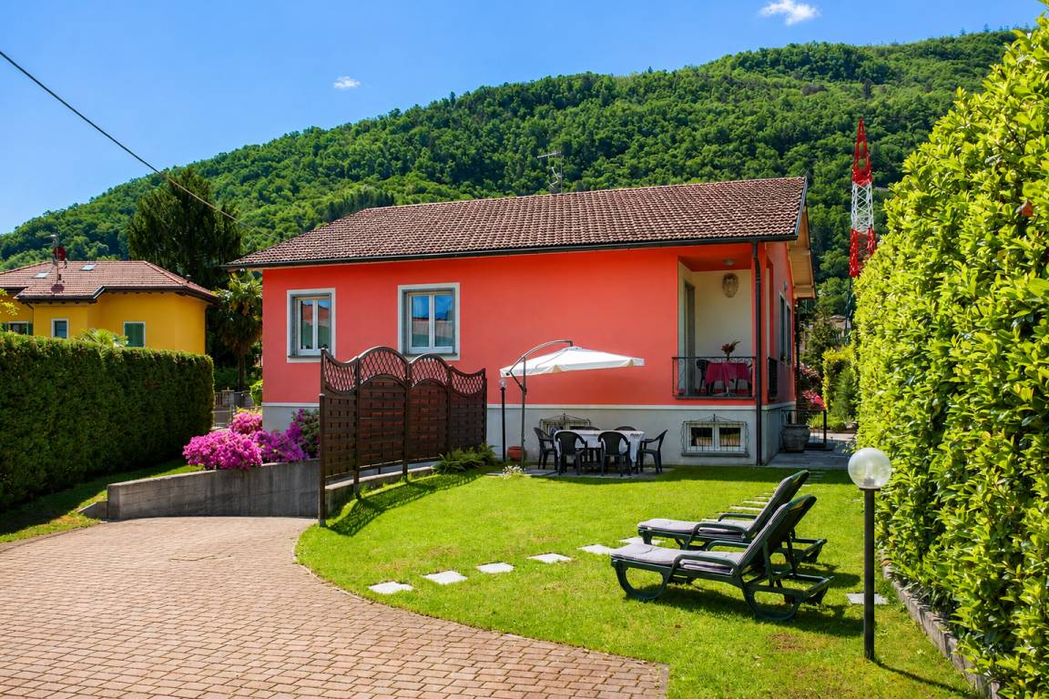 110 M² Ferienhaus ∙ 4 Schlafzimmer ∙ 7 Gäste - Cannobio