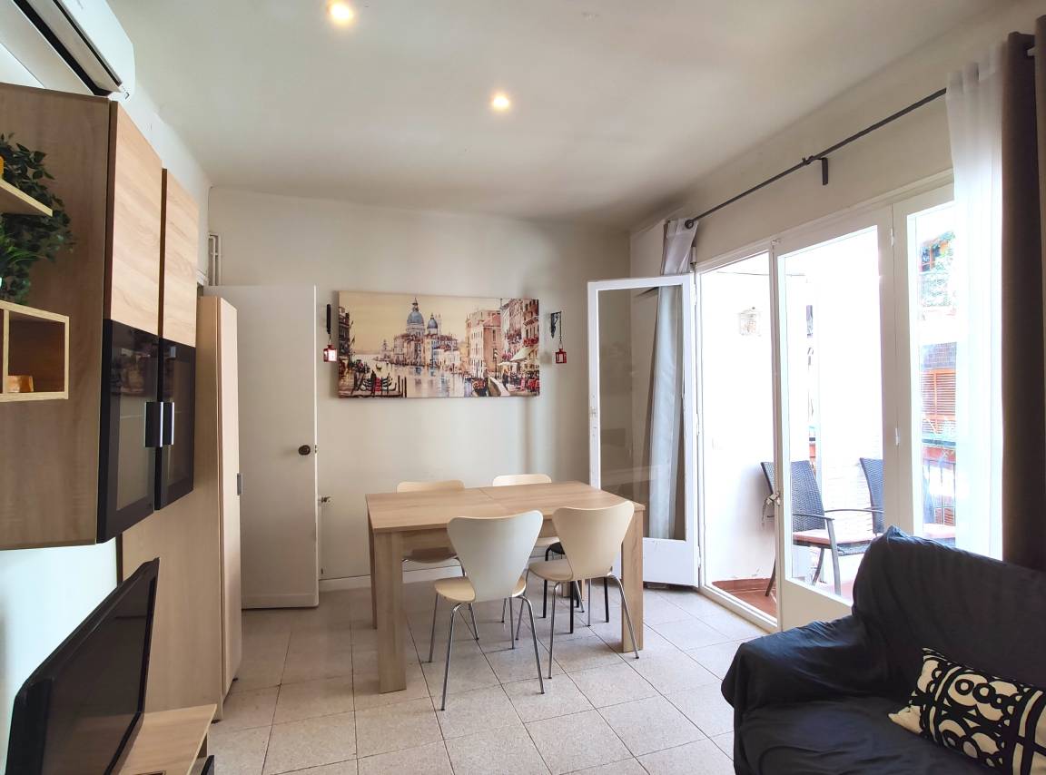 95 M² Apartment ∙ 3 Bedrooms ∙ 7 Guests - Vilanova i la Geltrú