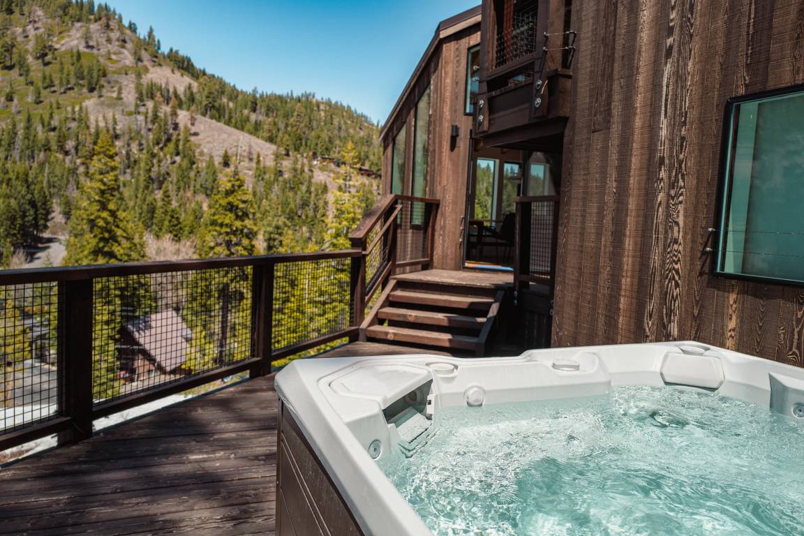 192 M² House ∙ 3 Bedrooms ∙ 8 Guests - Olympic Valley, CA