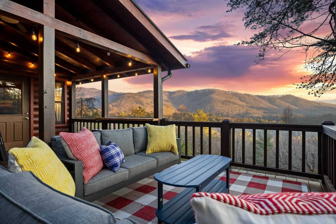 Apartment ∙ 4 Bedrooms ∙ 12 Guests - Blue Ridge, GA