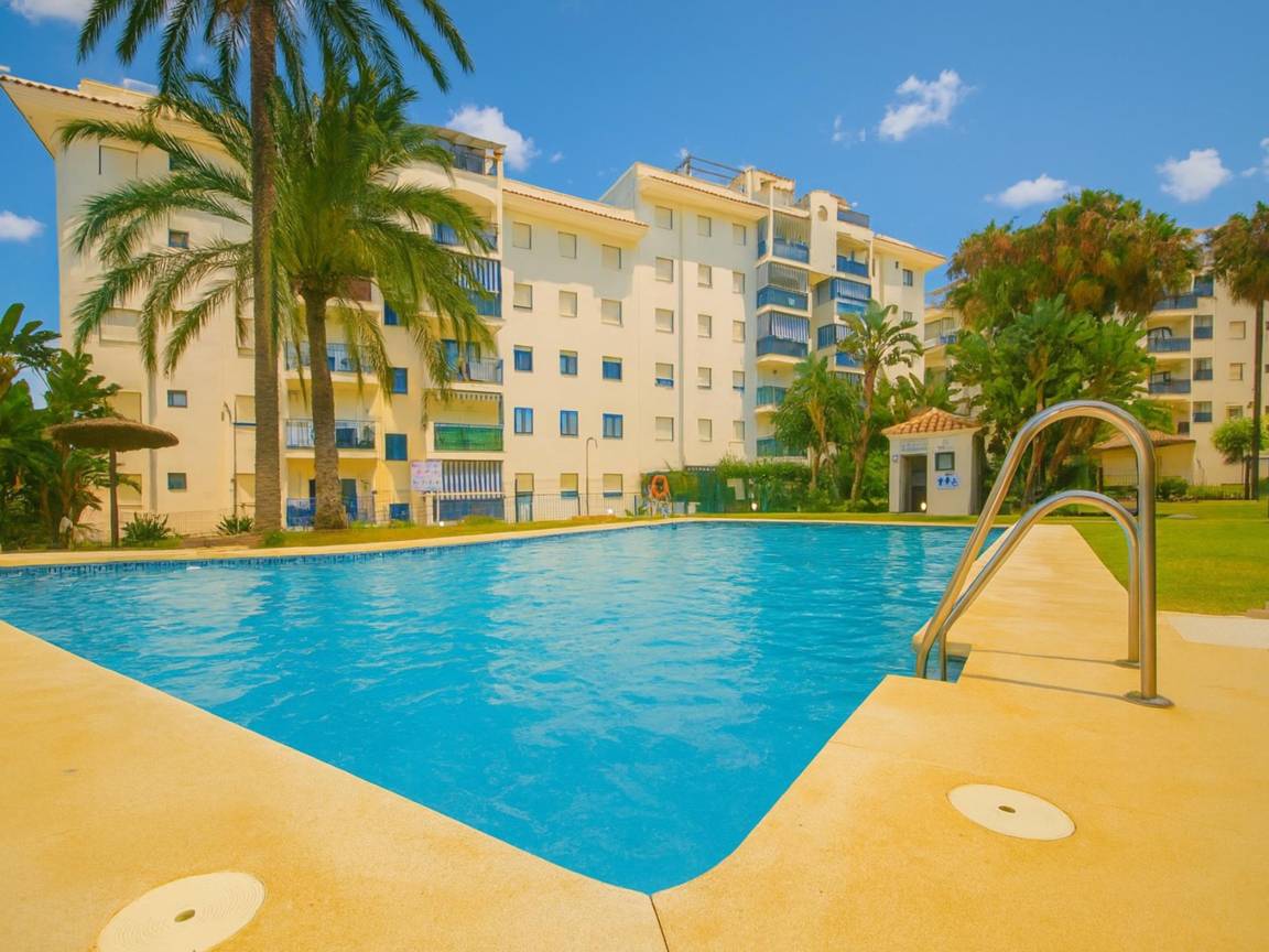 80 M² Apartamento ∙ 2 Habitaciones ∙ 4 Huéspedes - Estepona