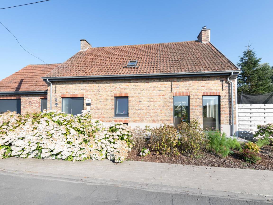 205 M² Huis ∙ 3 Slaapkamers ∙ 6 Gasten - Koekelare