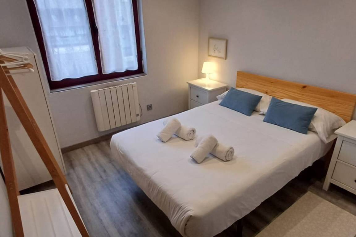 83 M² Apartamento ∙ 3 Habitaciones ∙ 6 Huéspedes - Gijón