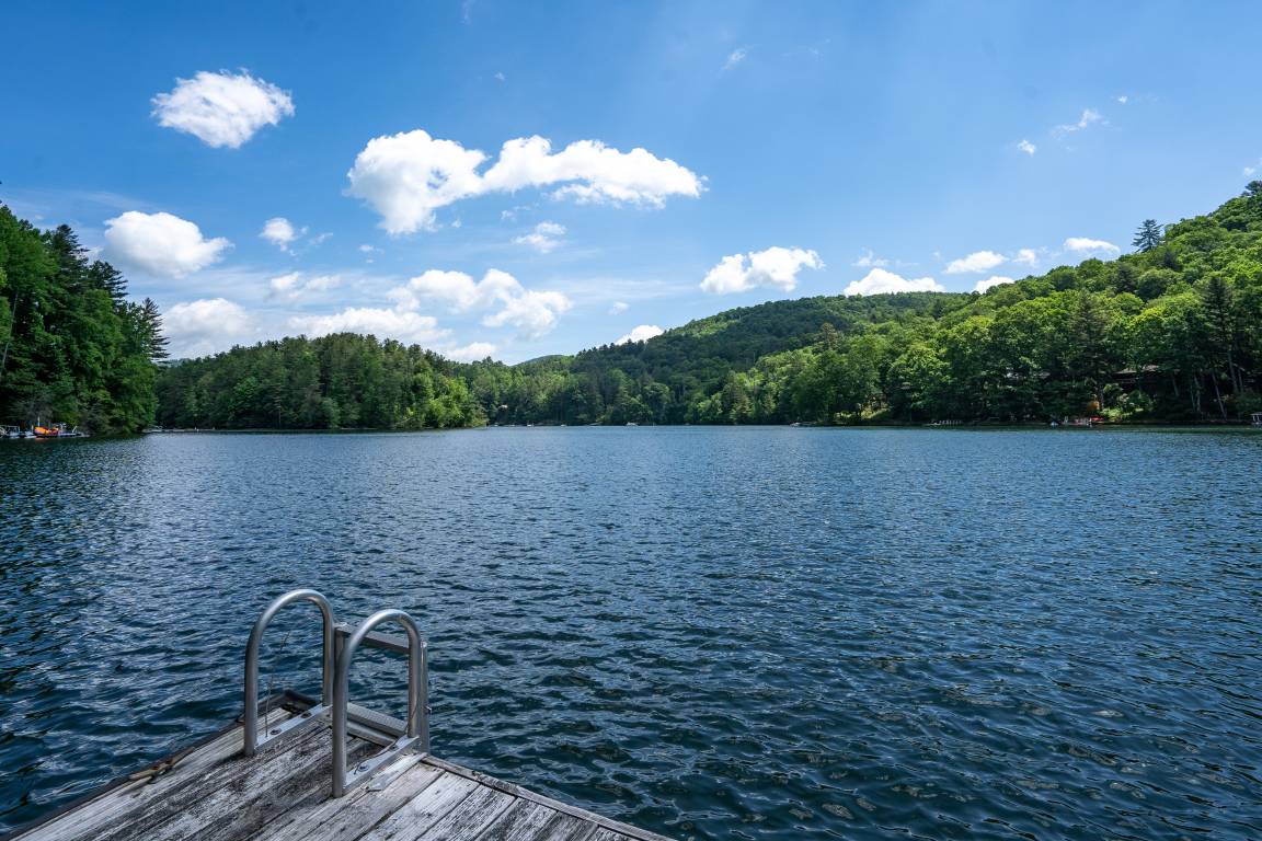 164 M² House ∙ 3 Bedrooms ∙ 6 Guests - Cashiers, NC