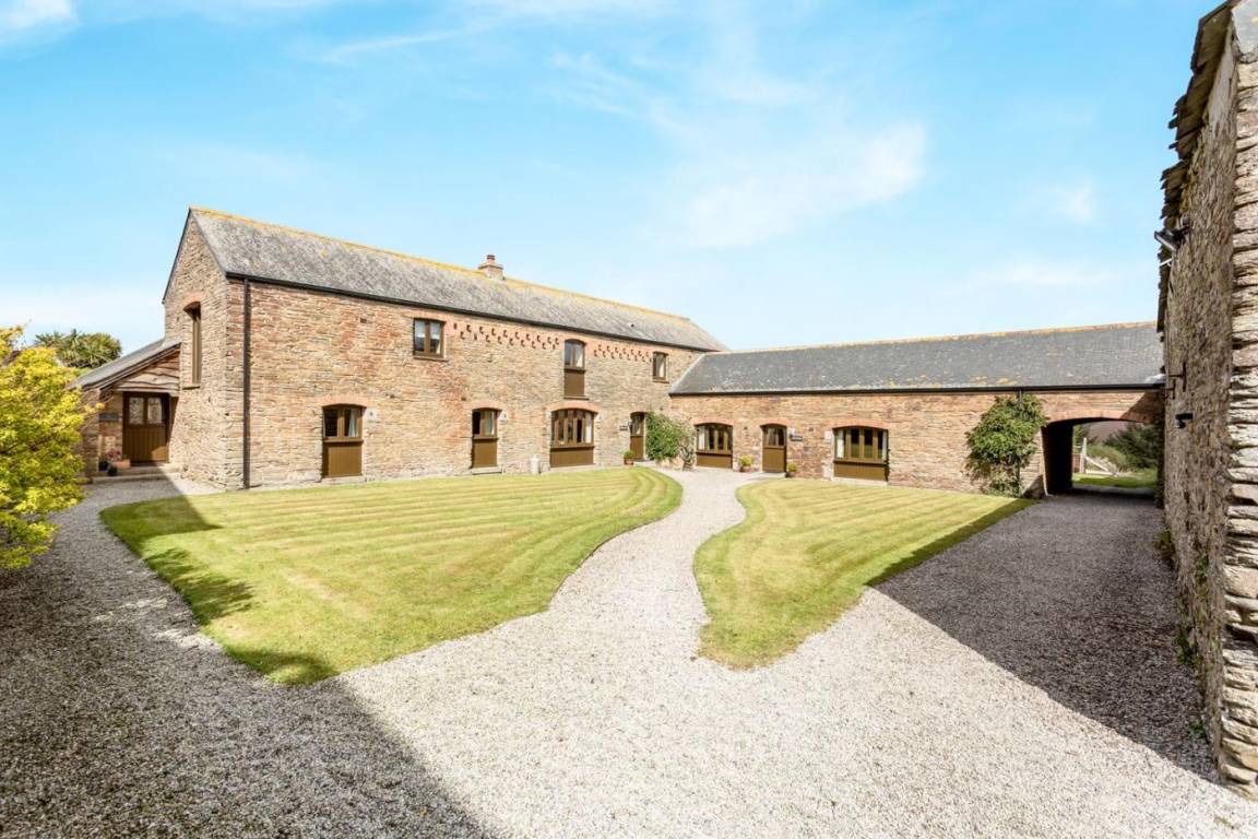 Cottage ∙ 4 Bedrooms ∙ 8 Guests - Wadebridge