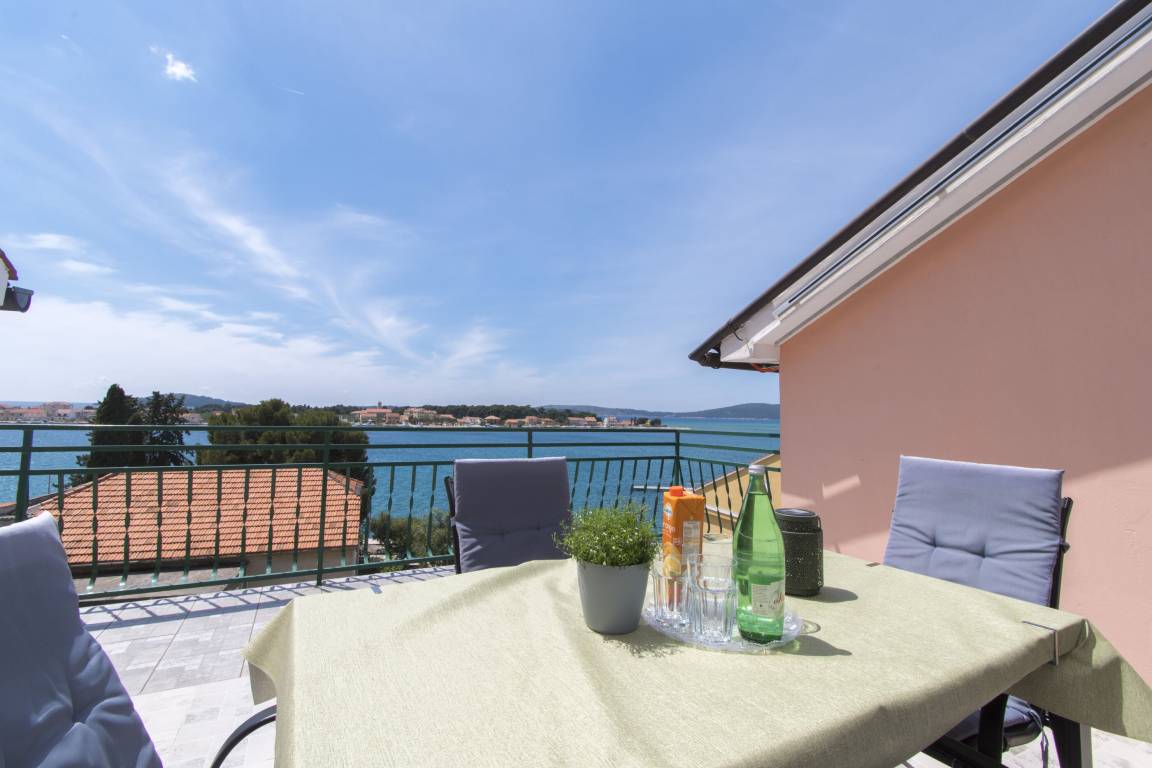 85 M² Ferienwohnung ∙ 2 Schlafzimmer ∙ 4 Gäste - Šibenik