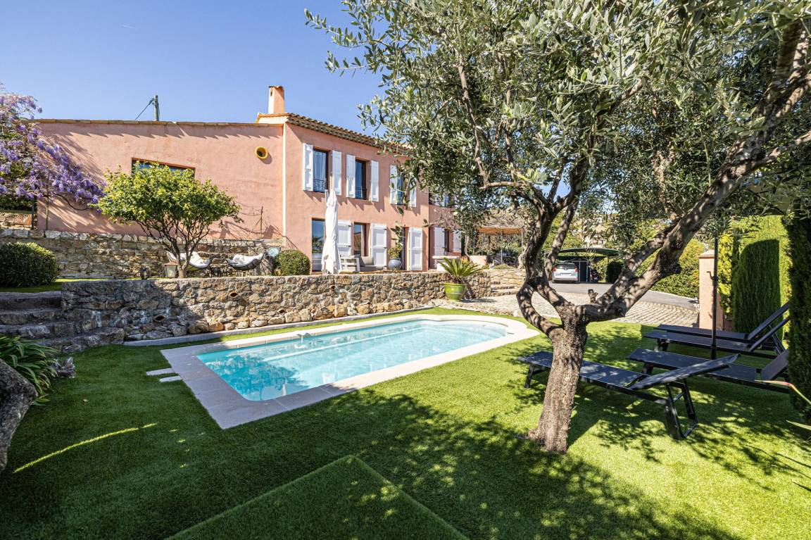 159 M² Villa ∙ 4 Bedrooms ∙ 10 Guests - Cannes