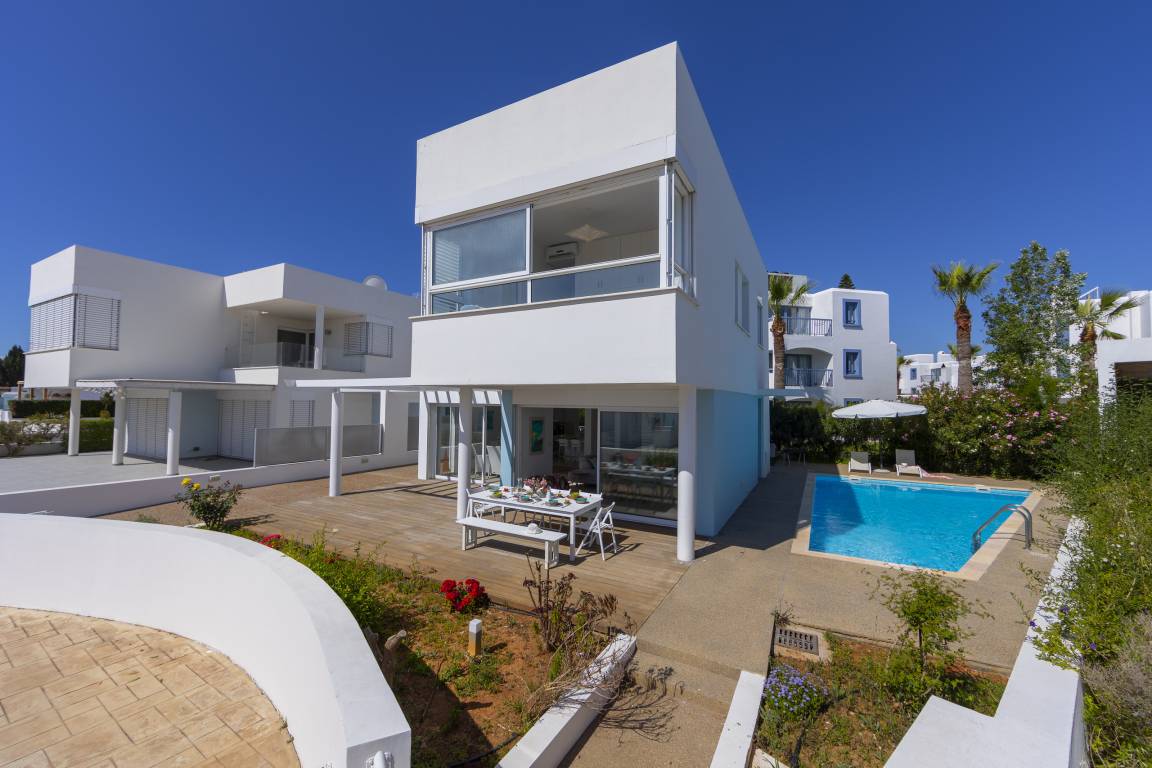200 M² Villa ∙ 3 Bedrooms ∙ 6 Guests - Protaras