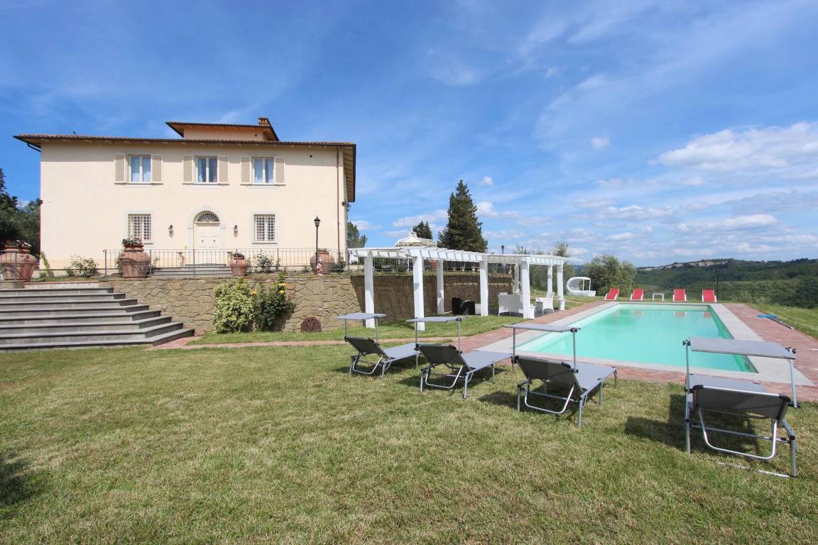 600 M² Villa ∙ 9 Habitaciones ∙ 18 Huéspedes - Certaldo