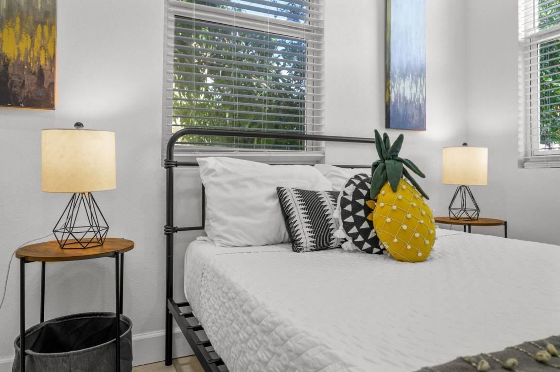 Apartment ∙ 1 Bedroom ∙ 4 Guests - Sarasota, FL