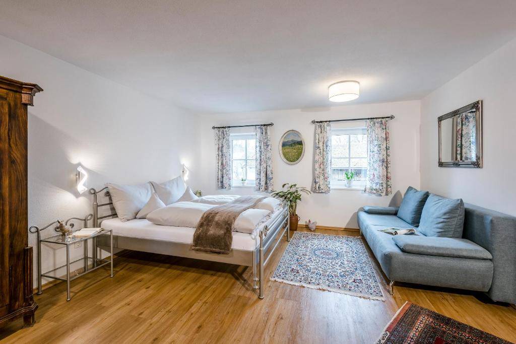 42 M² Ferienwohnung ∙ 2 Gäste - Obing