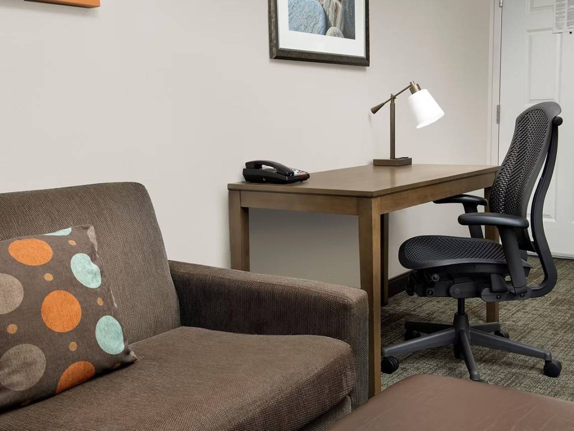 Hotel ∙ 1 Habitación ∙ 4 Huéspedes - Greenville, SC