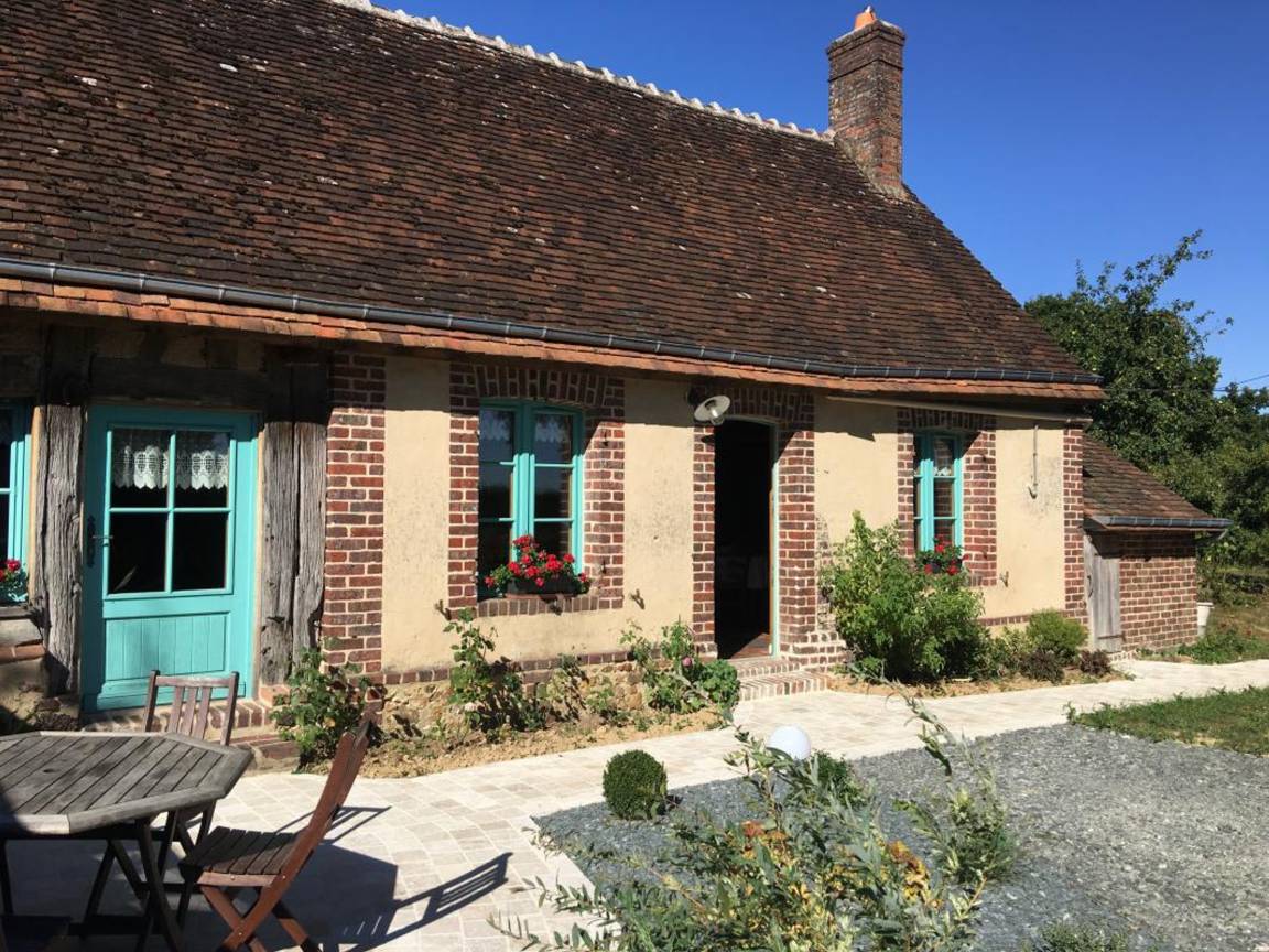 100 M² Cottage ∙ 2 Bedrooms ∙ 4 Guests - Loire Valley