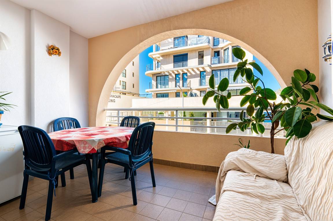111 M² Apartamento ∙ 3 Habitaciones ∙ 6 Huéspedes - Calpe
