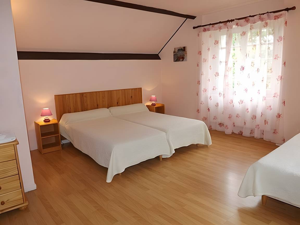 25 M² Chambre D'hôtes ∙ 1 Chambre ∙ 3 Personnes - Chaudes-Aigues