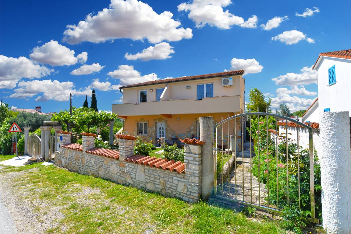 35 M² Apartment ∙ 1 Bedroom ∙ 4 Guests - Pula