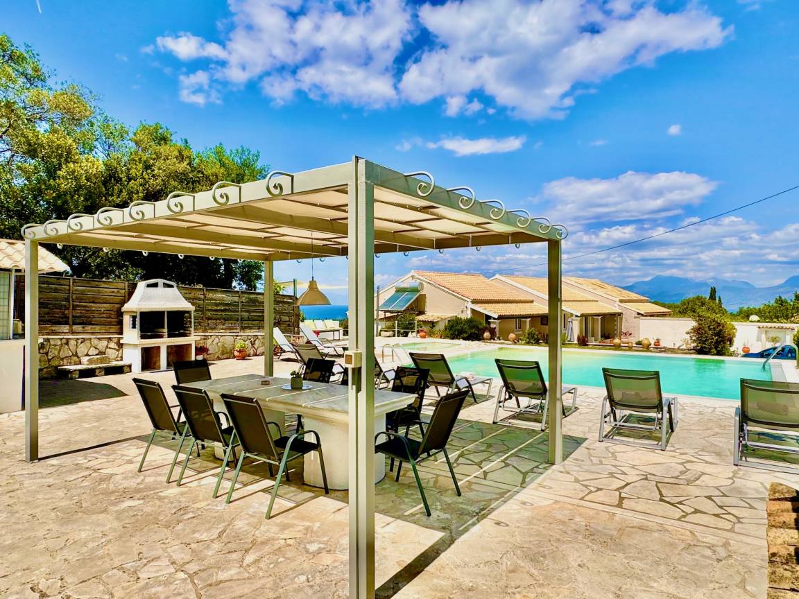 120 M² Villa ∙ 4 Bedrooms ∙ 8 Guests - Kassiopi