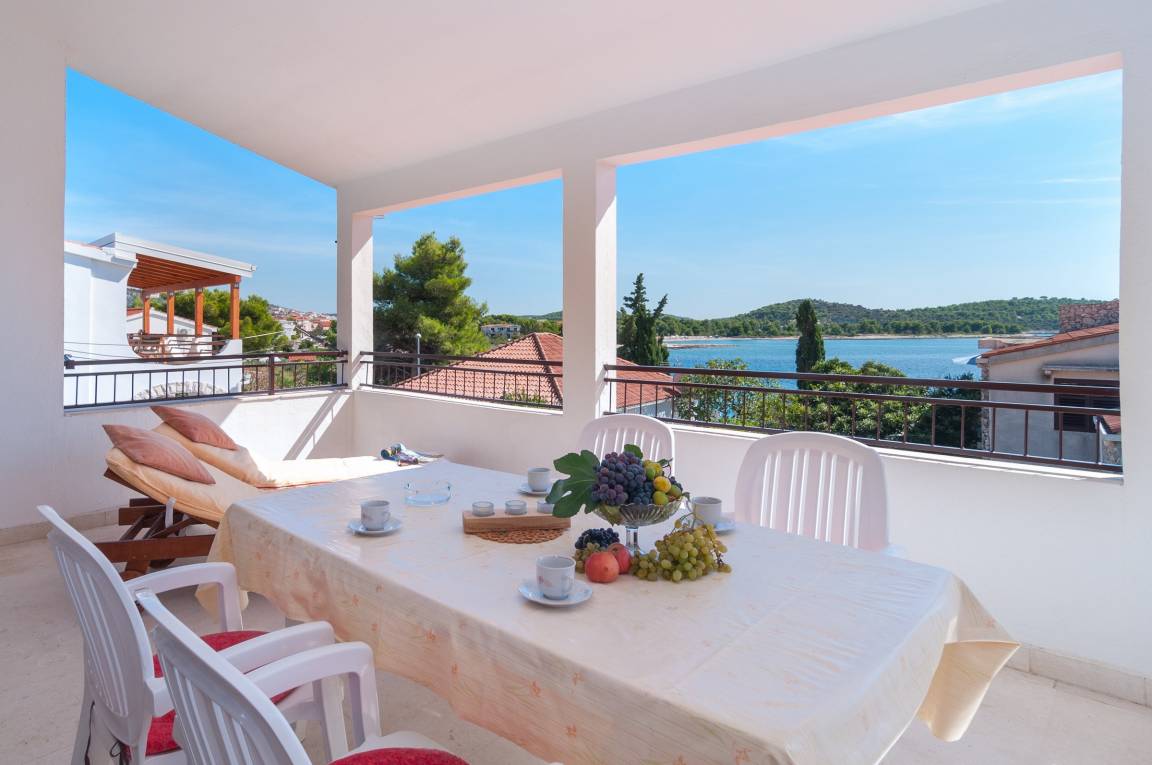 44 M² Apartment ∙ 2 Bedrooms ∙ 4 Guests - Primošten