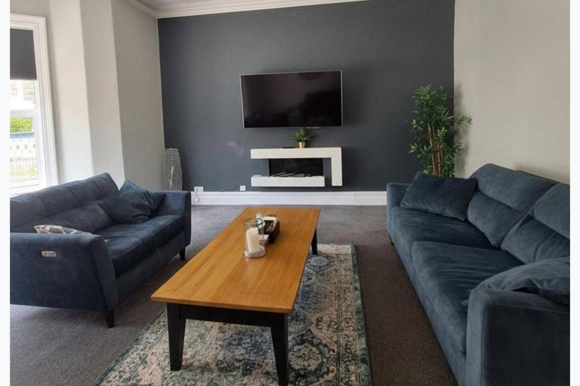 300 M² Huis ∙ 6 Slaapkamers ∙ 17 Gasten - Llandudno