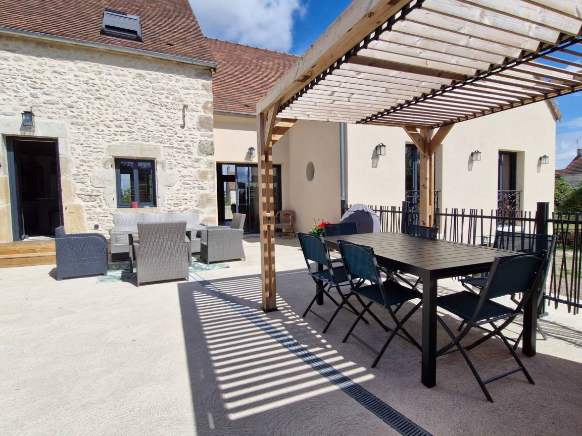200 M² Cottage ∙ 5 Chambres ∙ 10 Personnes - Nièvre