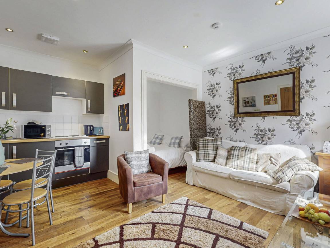 70 M² House ∙ 1 Bedroom ∙ 4 Guests - Bute