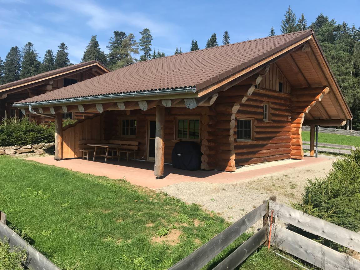 80 M² Ferienhaus ∙ 2 Schlafzimmer ∙ 4 Gäste - Waldachtal
