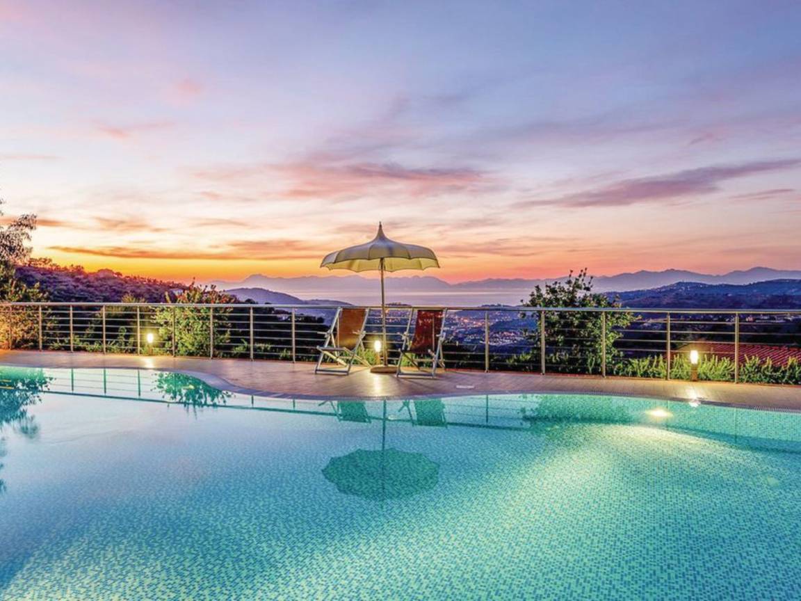 150 M² Ferienhaus ∙ 4 Schlafzimmer ∙ 8 Gäste - Agropoli