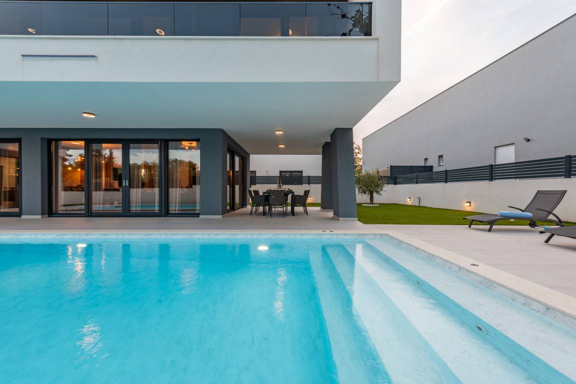 231 M² Villa ∙ 4 Habitaciones ∙ 8 Huéspedes - Nin