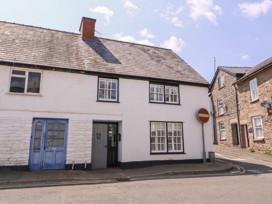 Cottage ∙ 2 Bedrooms ∙ 4 Guests - Hay-on-Wye