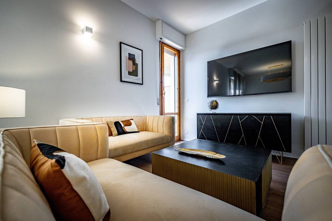170 M² Apartment ∙ 3 Bedrooms ∙ 8 Guests - Prato