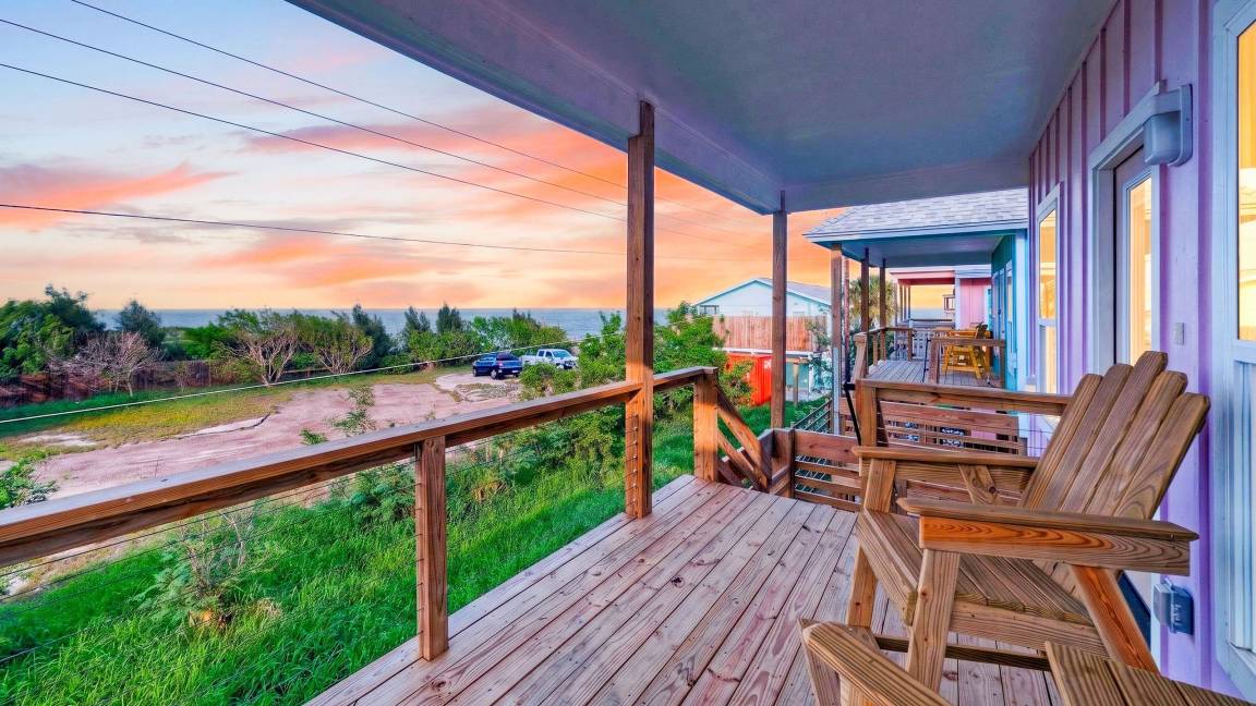 102 M² House ∙ 3 Bedrooms ∙ 6 Guests - Corpus Christi, TX